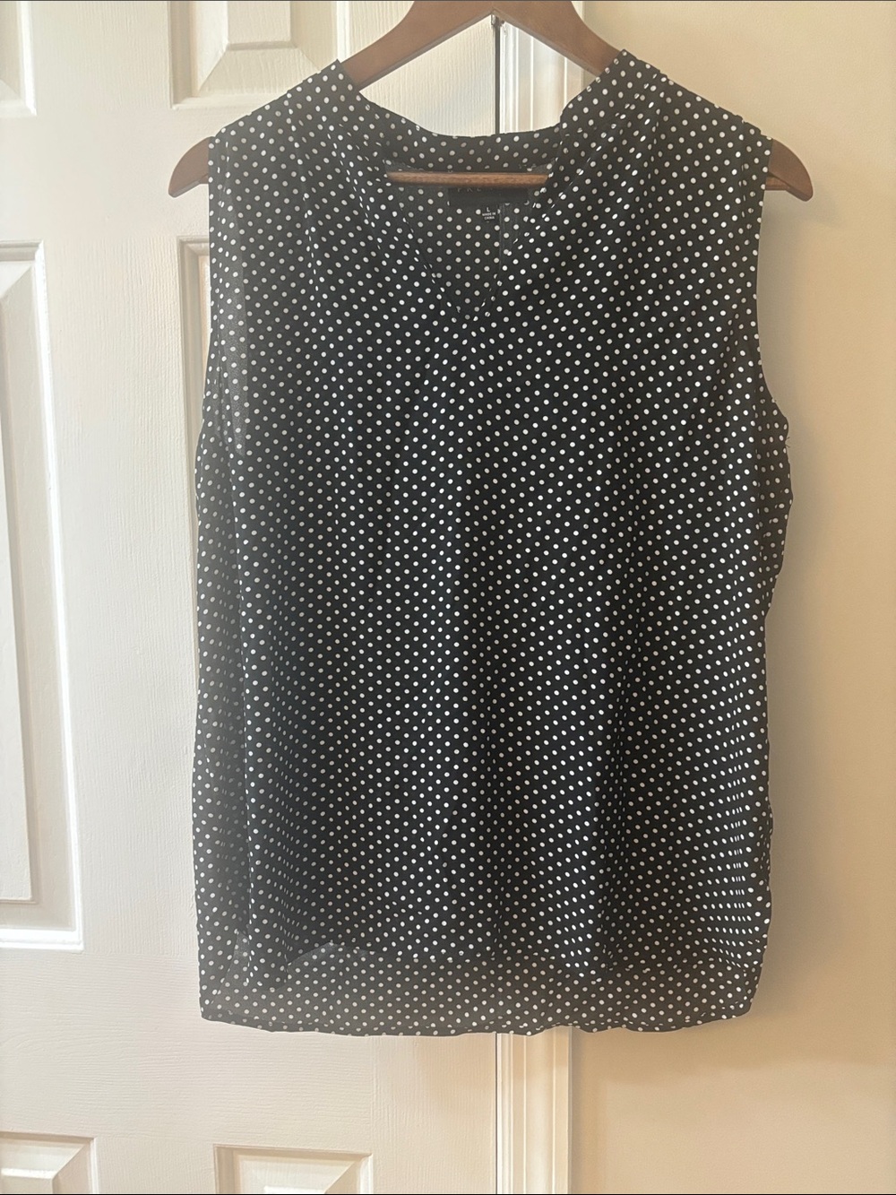 Polka Dot Sleeveless Blouse - Black/White